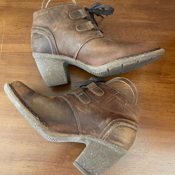 Clarks Artisan Carleta Lyon Womens Brown Nubuck Leather Ankle Bootie Size 7.5M - Picture 5 of 10